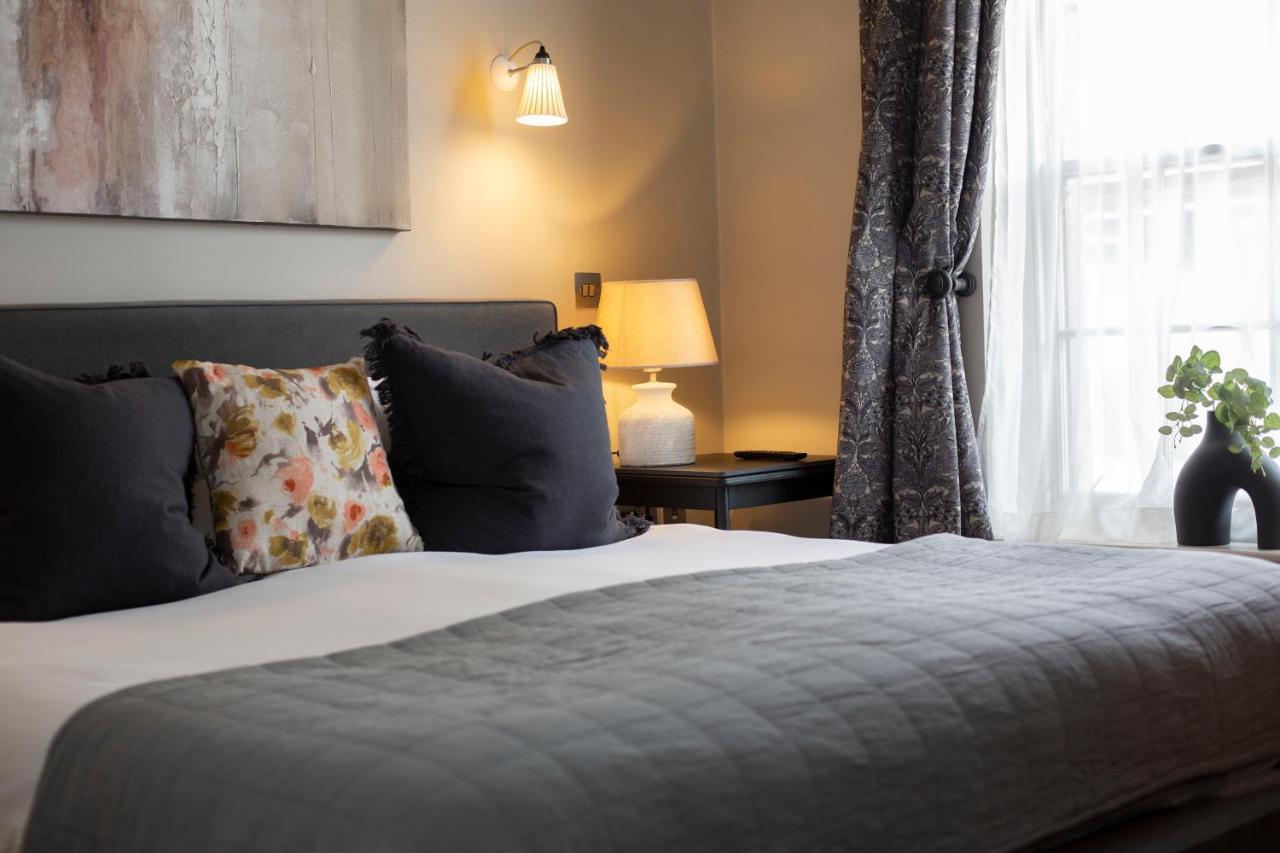 The Grosvenor Arms Hotel Шафтсбъри Екстериор снимка