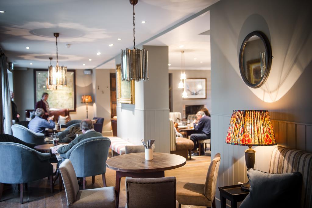 The Grosvenor Arms Hotel Шафтсбъри Екстериор снимка